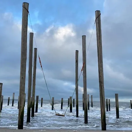 Holidays In בקתה